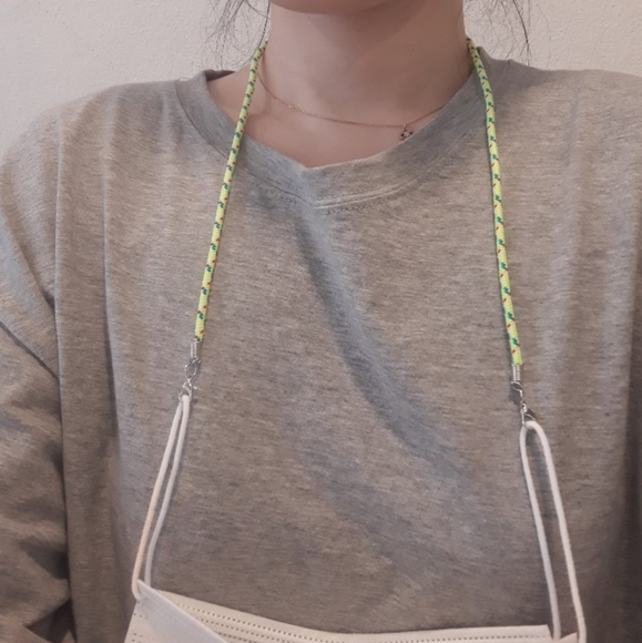 Face mask holder/strap/ Free Shipping - Picture 3 of 4